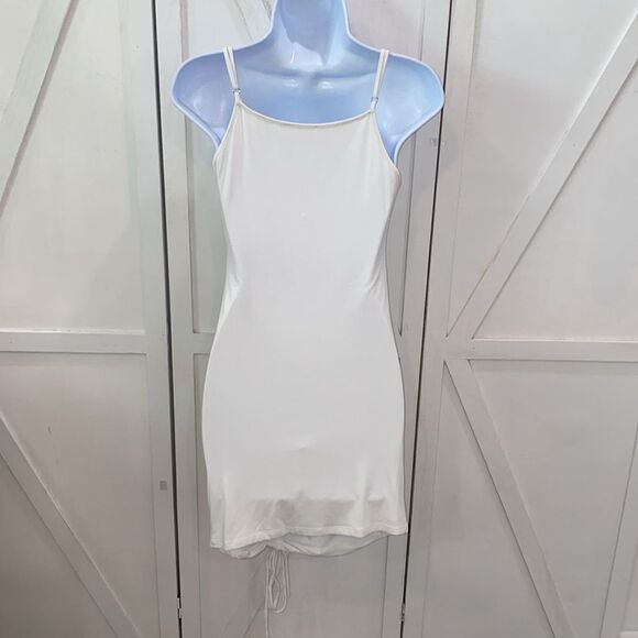 Privacy Please White Lined Side Ruched Bodycon Dress New With Tags Size Small - Picture 4 of 10